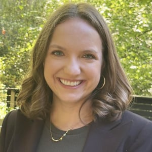 Bethany Duquette headshot v2